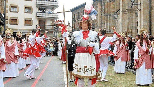 Procesión de Corpus Cristi en Oñati, uno de los pocos lugares donde se celebra